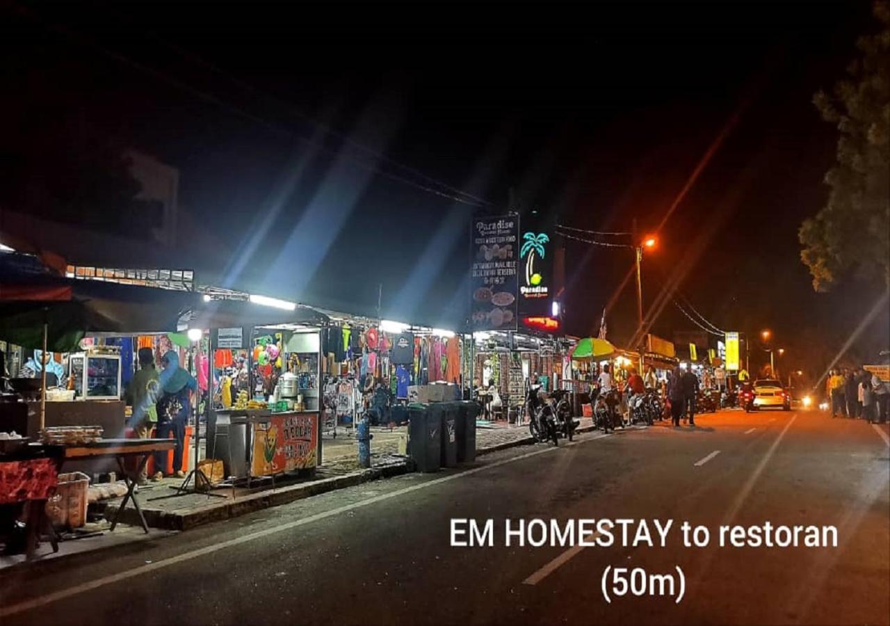 Em Homestay Pekan Pangkor Exterior foto