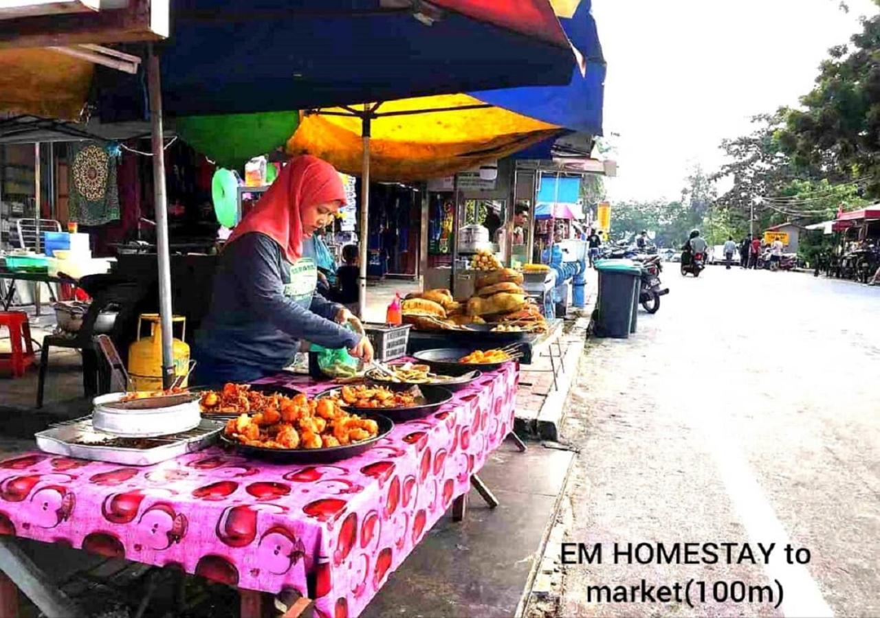 Em Homestay Pekan Pangkor Exterior foto